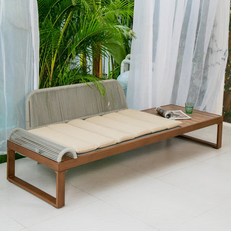 ZIYE Isadora Chic Relaxing Lounge Chair from ZIYE