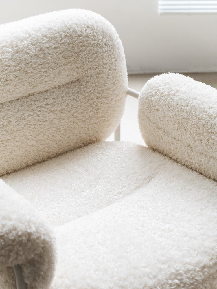 SOOGOOD Aisling Cozy Minimalist Lounge Chair from SOOGOOD