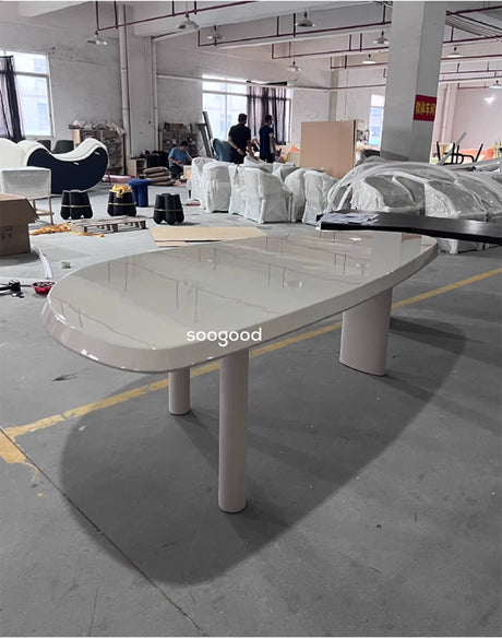 SOOGOOD Ilyana Chic Solid Wood Dining Table from SOOGOOD