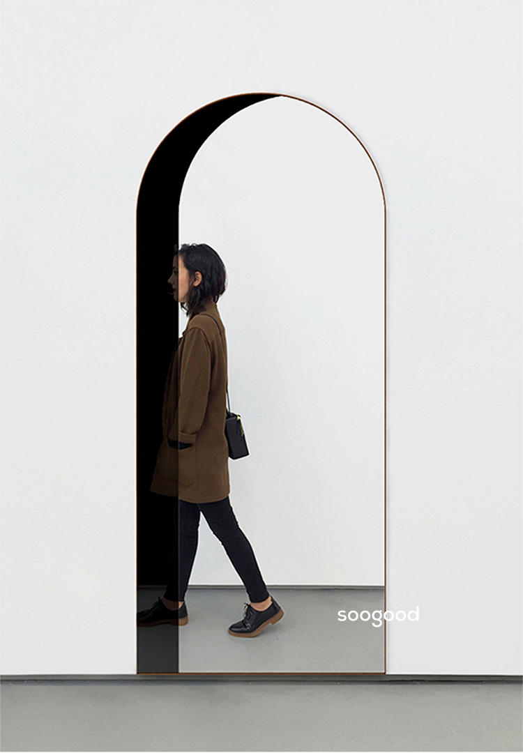 SOOGOOD Norrköping Elegant Minimalist Wall Hanging Mirror from SOOGOOD