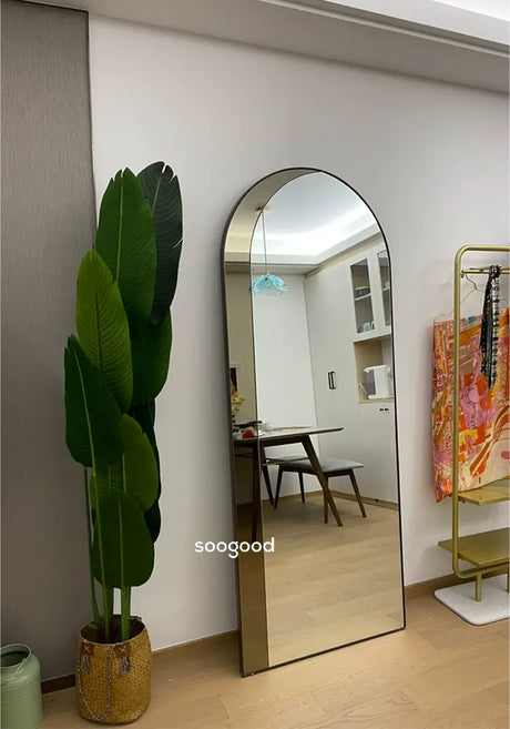SOOGOOD Norrköping Elegant Minimalist Wall Hanging Mirror from SOOGOOD