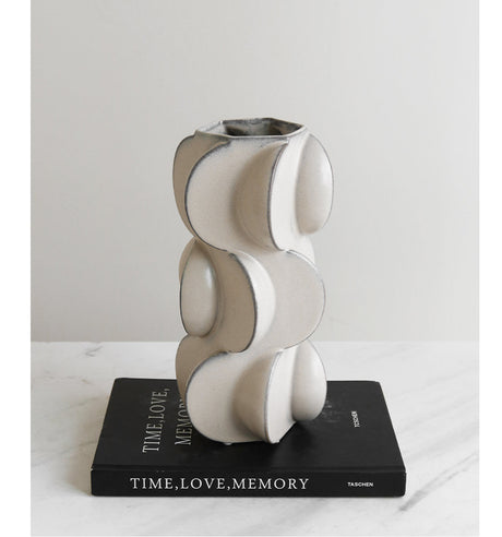 VAVINCI Marisol Elegant Geometric Ceramic Vase from VAVINCI