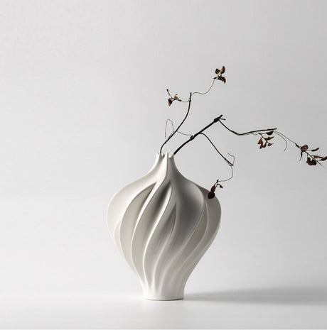 VAVINCI Yuki Elegant Spiral Twisted Vase Ornament from VAVINCI
