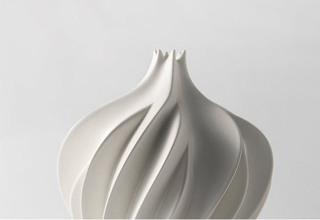 VAVINCI Yuki Elegant Spiral Twisted Vase Ornament from VAVINCI