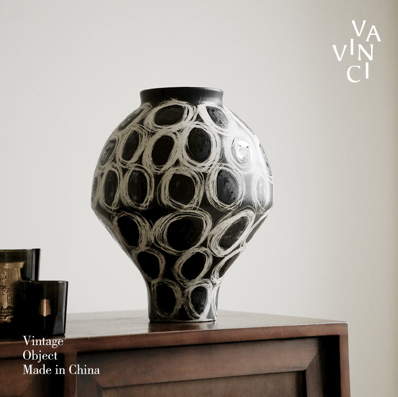 VAVINCI Zephyra Elegant Black Ceramic Vase from VAVINCI