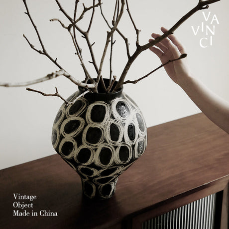 VAVINCI Zephyra Elegant Black Ceramic Vase from VAVINCI