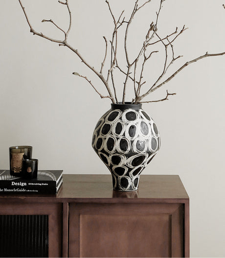 VAVINCI Zephyra Elegant Black Ceramic Vase from VAVINCI