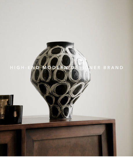 VAVINCI Zephyra Elegant Black Ceramic Vase from VAVINCI