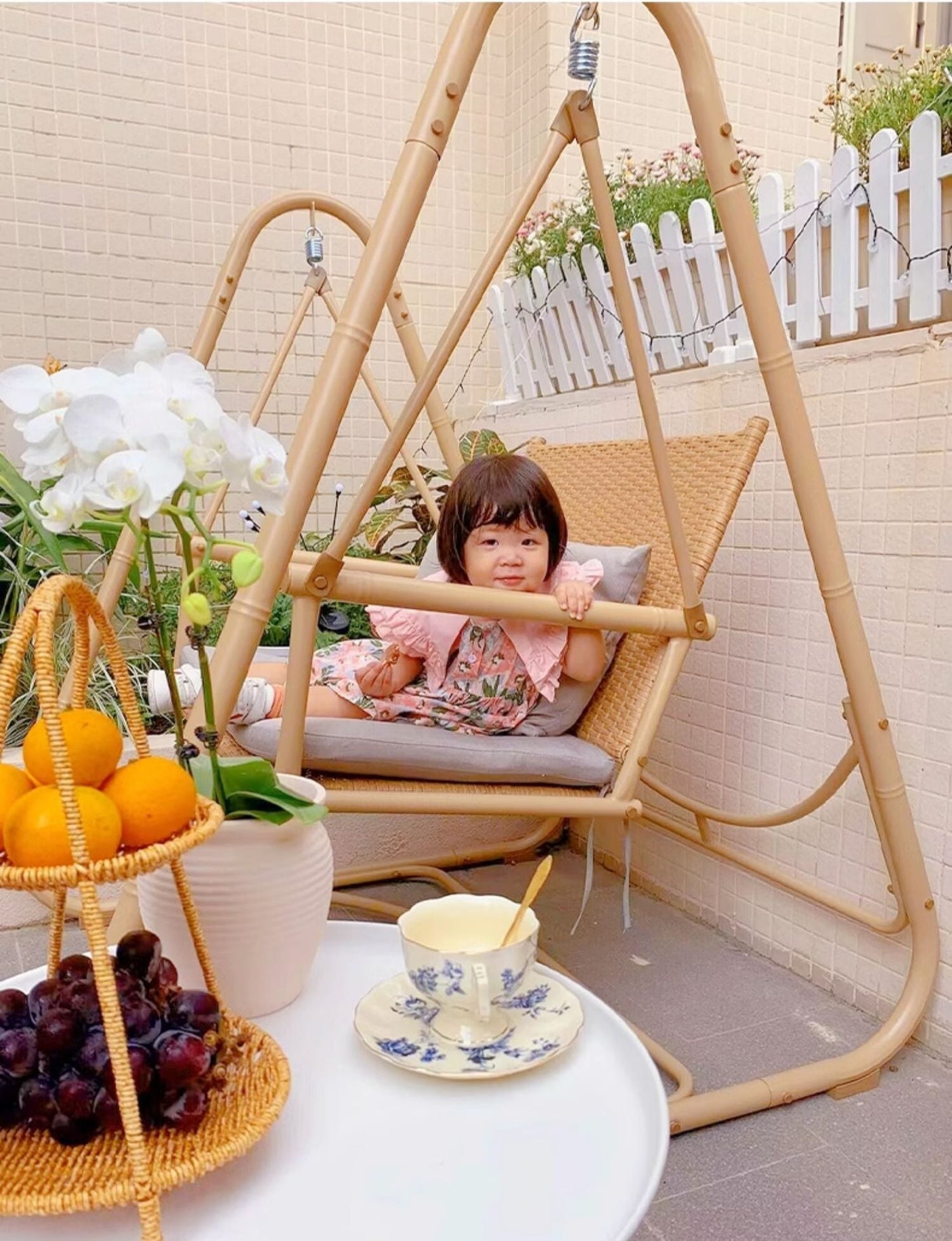 ZIYE Elowen Cozy Feature Swing Rocker from ZIYE