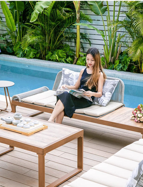 ZIYE Isadora Chic Relaxing Lounge Chair from ZIYE