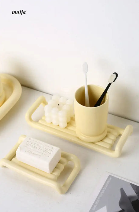 Chibi Toothbrush Cup from LENYVASEN