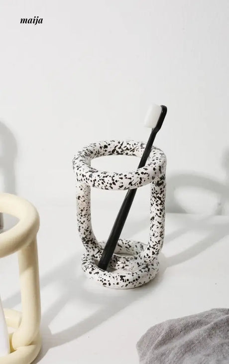 Chibi Toothbrush Rack from LENYVASEN