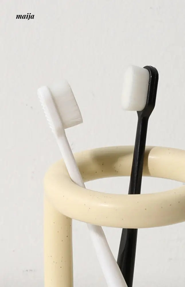 Chibi Toothbrush Rack from LENYVASEN
