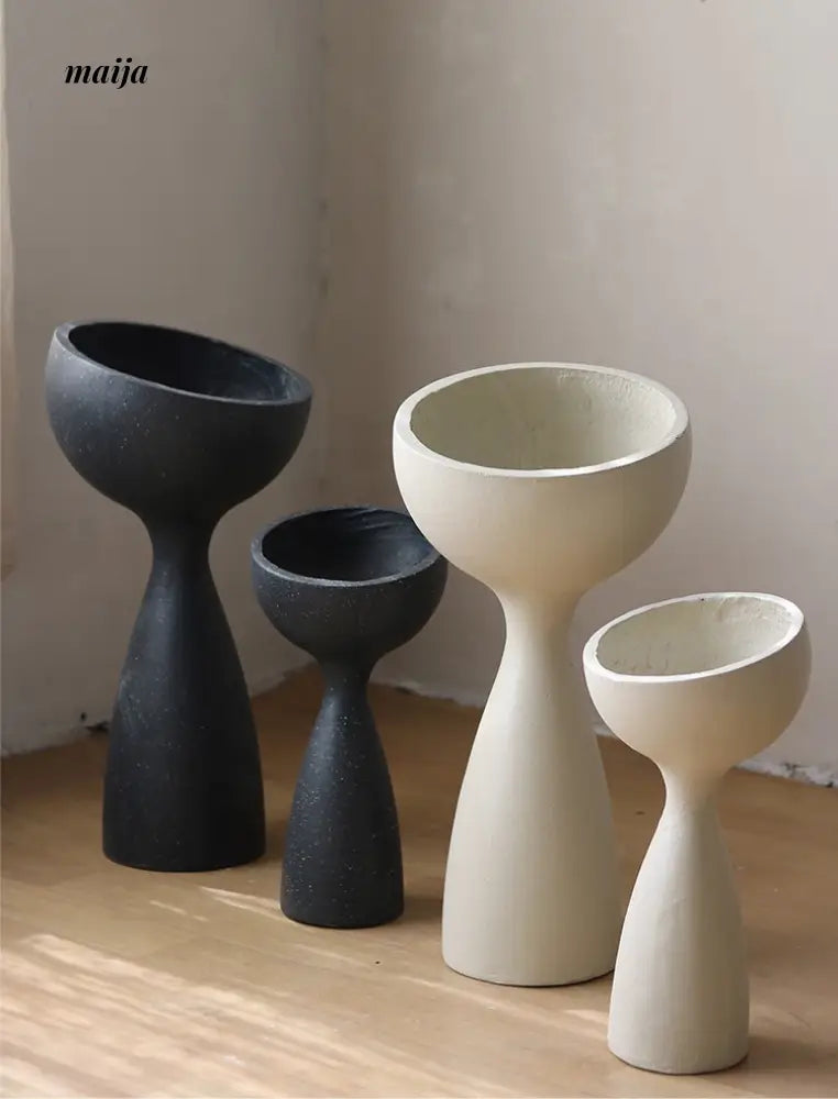 Alien Scoop Standing Flower Pot from Yuanjie Home