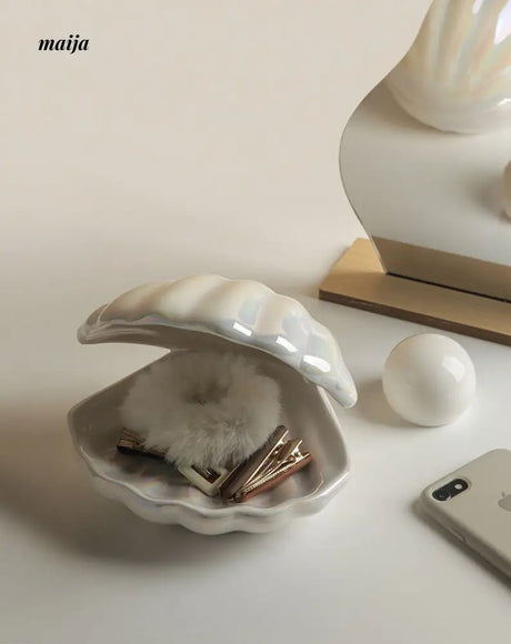 Pearly Lamp Shell from maija