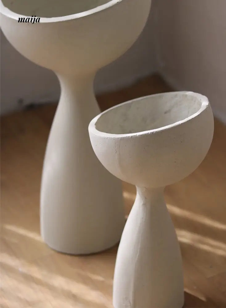 Alien Scoop Standing Flower Pot from Yuanjie Home