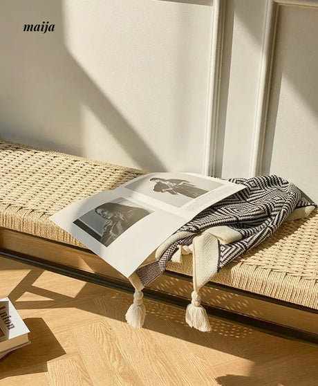 Woven Shoe Changing Stool from IOI HOME