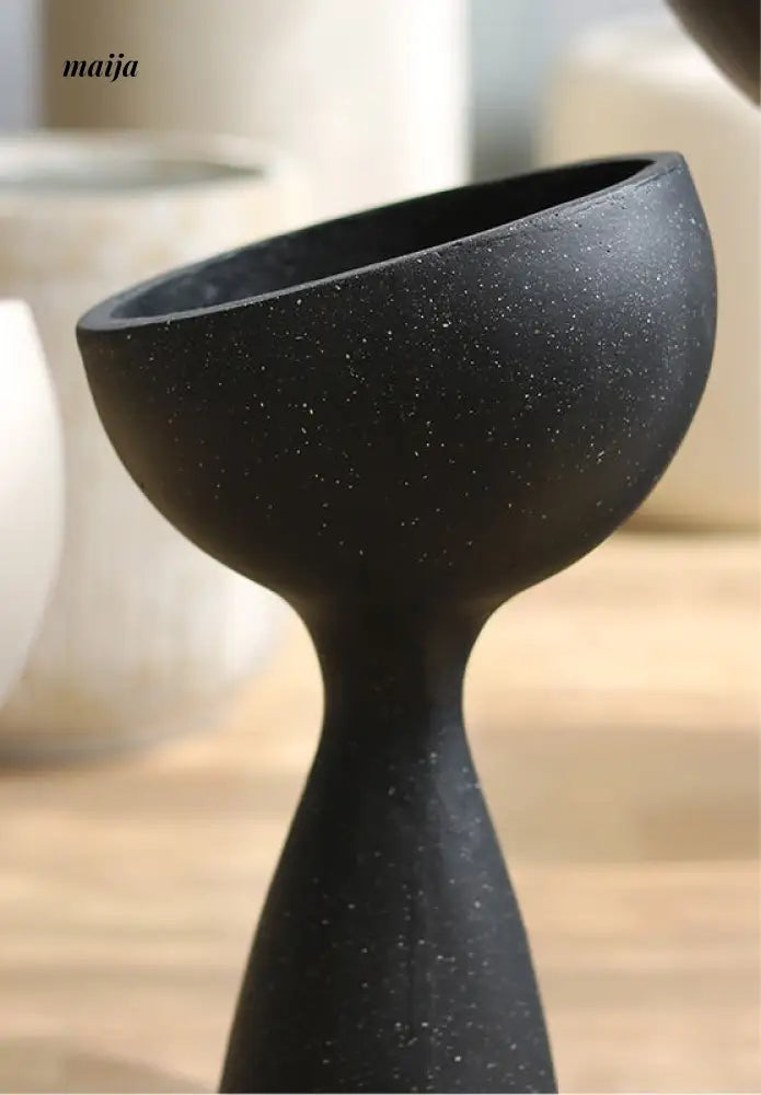 Alien Scoop Standing Flower Pot from Yuanjie Home