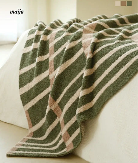 Norwegian Forest Light Blanket from milamila