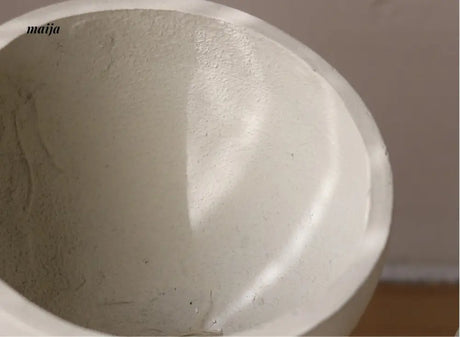 Alien Scoop Standing Flower Pot from Yuanjie Home