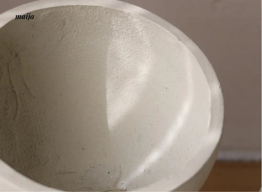 Alien Scoop Standing Flower Pot from Yuanjie Home