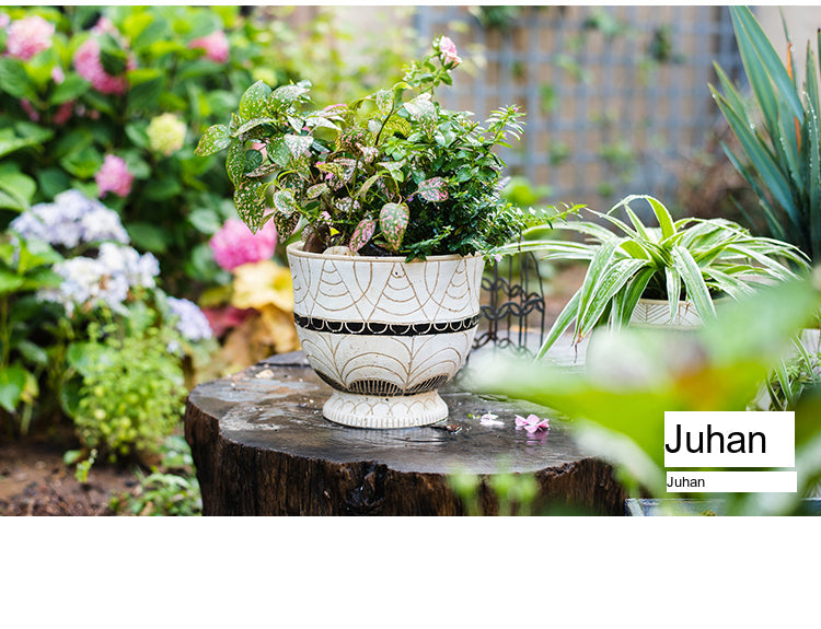 JUHAN Aveline Vintage Garden Ornament Extra-Large Flower Pot from JUHAN